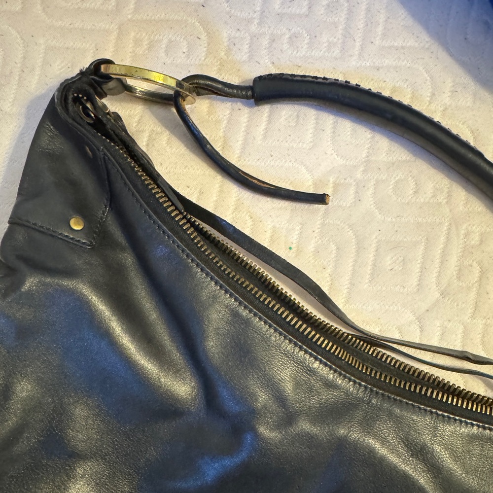Gucci Black Leather Hobo Bag with Gold Accents - Picture 9 of 16